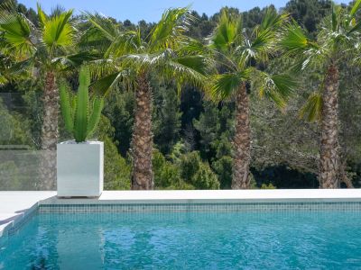 Lujo costero: villa de 4 dormitorios en venta en Altea con vistas al mar y piscina privada