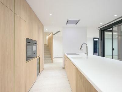 Lujo costero: villa de 4 dormitorios en venta en Altea con vistas al mar y piscina privada