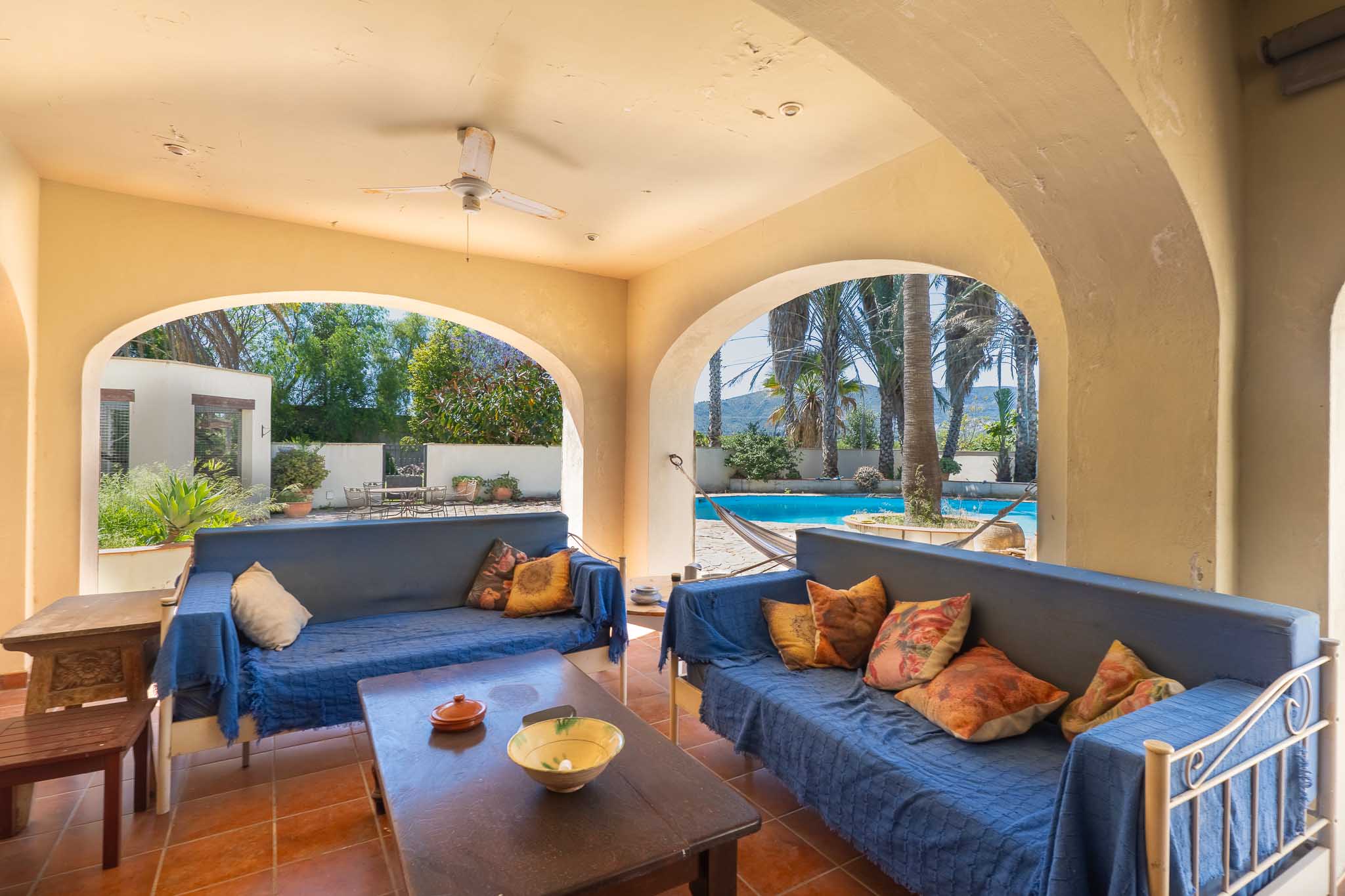 Villa de 5 dormitorios en venta en Ondara con piscina y terreno de 10.000 m2