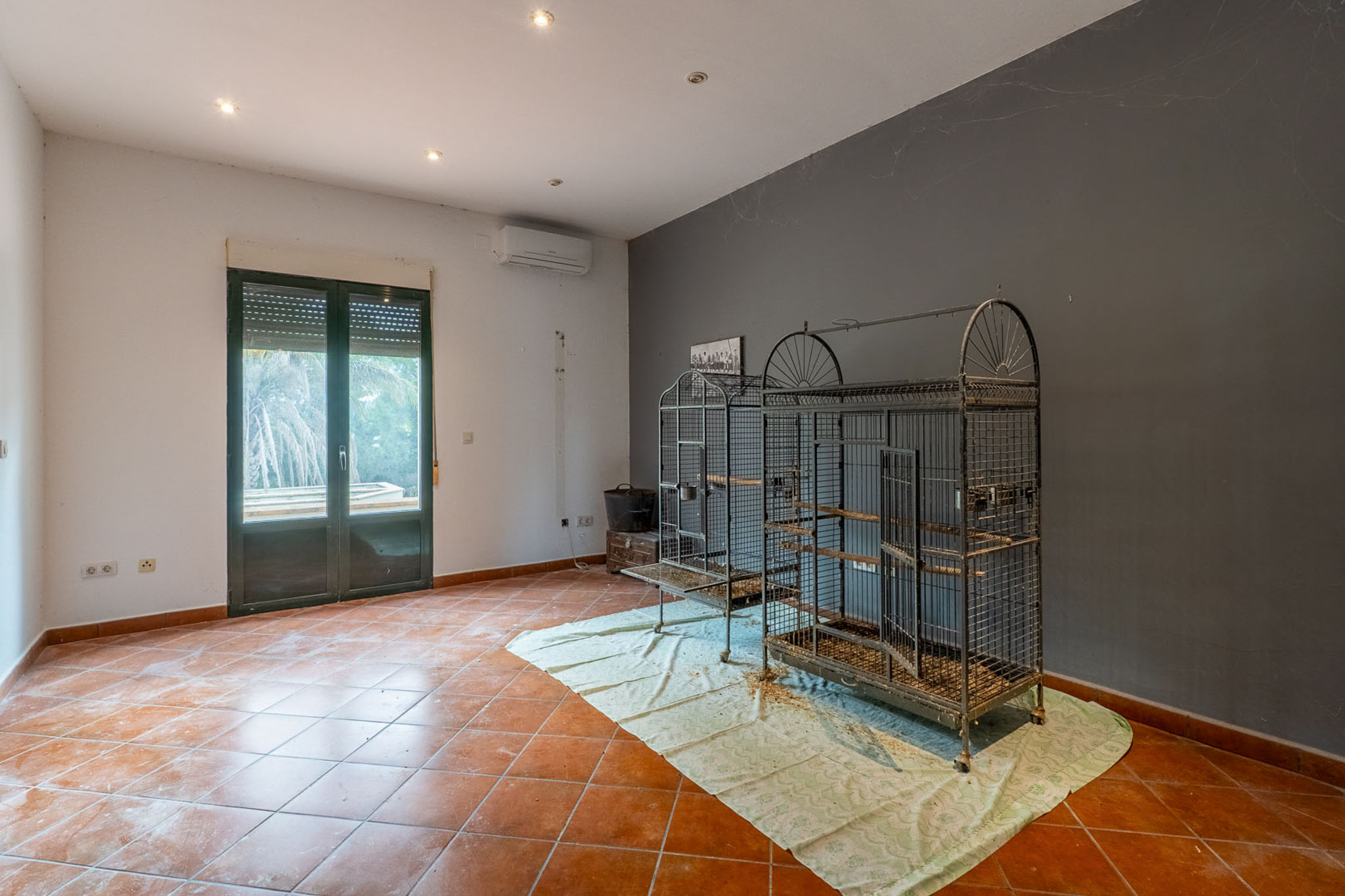 Villa de 5 dormitorios en venta en Ondara con piscina y terreno de 10.000 m2