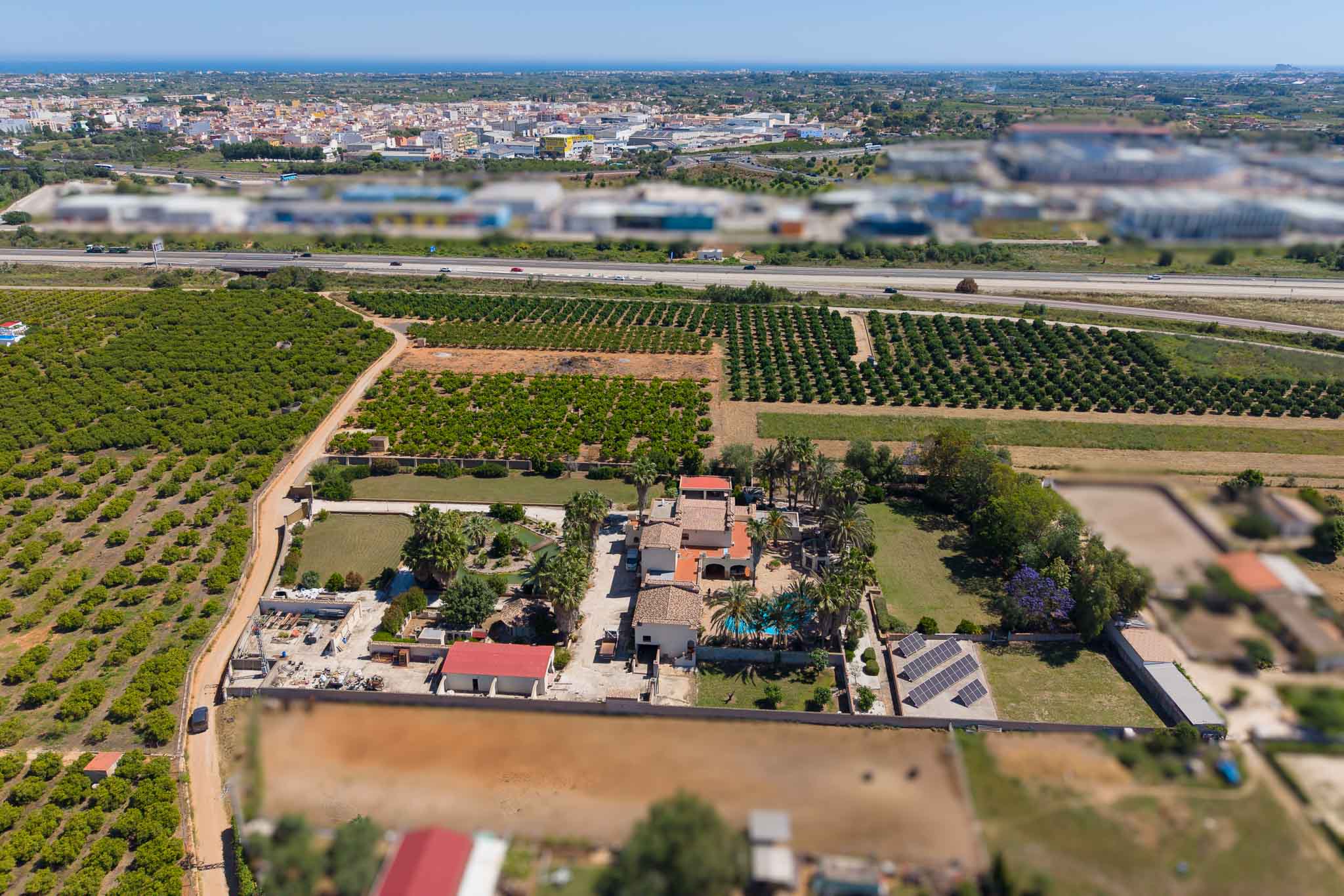 Villa de 5 dormitorios en venta en Ondara con piscina y terreno de 10.000 m2