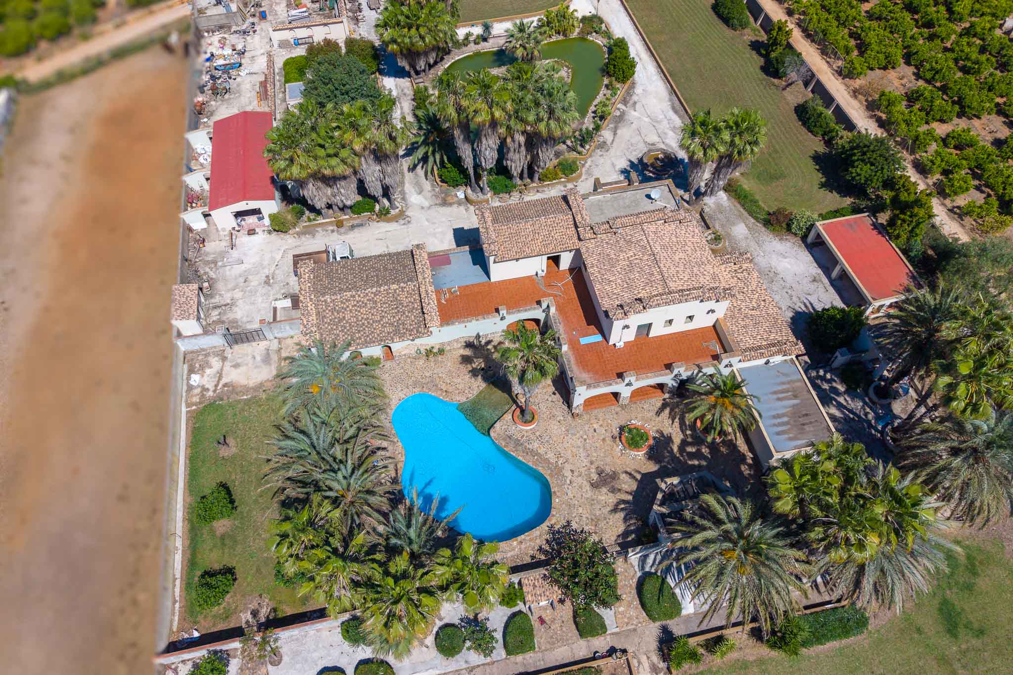 Villa de 5 dormitorios en venta en Ondara con piscina y terreno de 10.000 m2