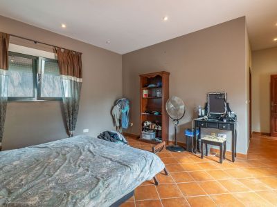 Villa de 5 dormitorios en venta en Ondara con piscina y terreno de 10.000 m2