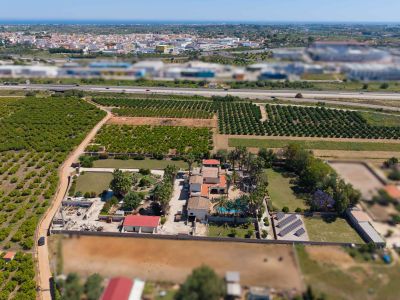 Villa de 5 dormitorios en venta en Ondara con piscina y terreno de 10.000 m2