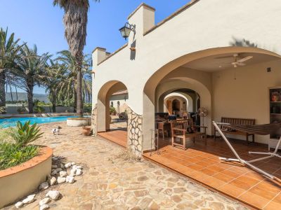 Villa de 5 dormitorios en venta en Ondara con piscina y terreno de 10.000 m2