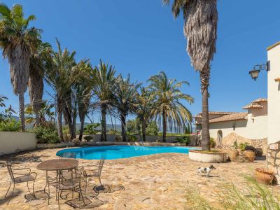 Villa de 5 dormitorios en venta en Ondara con piscina y terreno de 10.000 m2