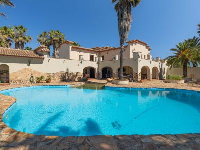 Villa de 5 dormitorios en venta en Ondara con piscina y terreno de 10.000 m2