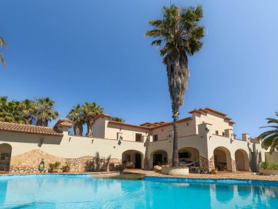 Villa de 5 dormitorios en venta en Ondara con piscina y terreno de 10.000 m2