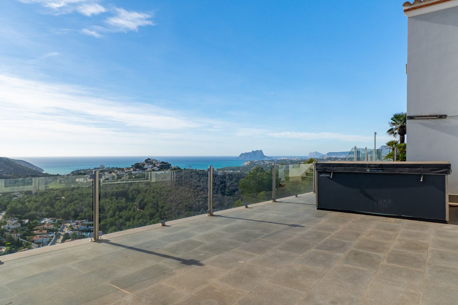 Villa de lujo en venta en Moraira con vistas panorámicas al mar
