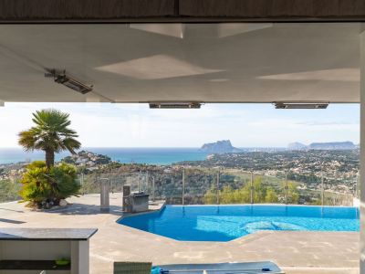 Villa de lujo en venta en Moraira con vistas panorámicas al mar