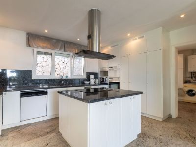 Villa de lujo en venta en Moraira con vistas panorámicas al mar