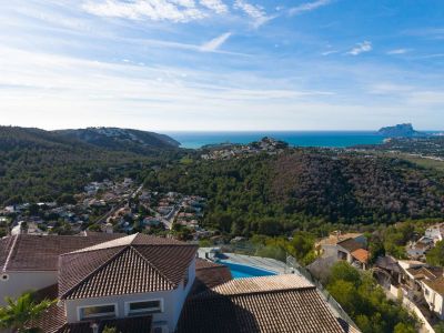 Villa de lujo en venta en Moraira con vistas panorámicas al mar