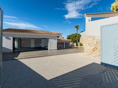 Villa de lujo en venta en Moraira con vistas panorámicas al mar