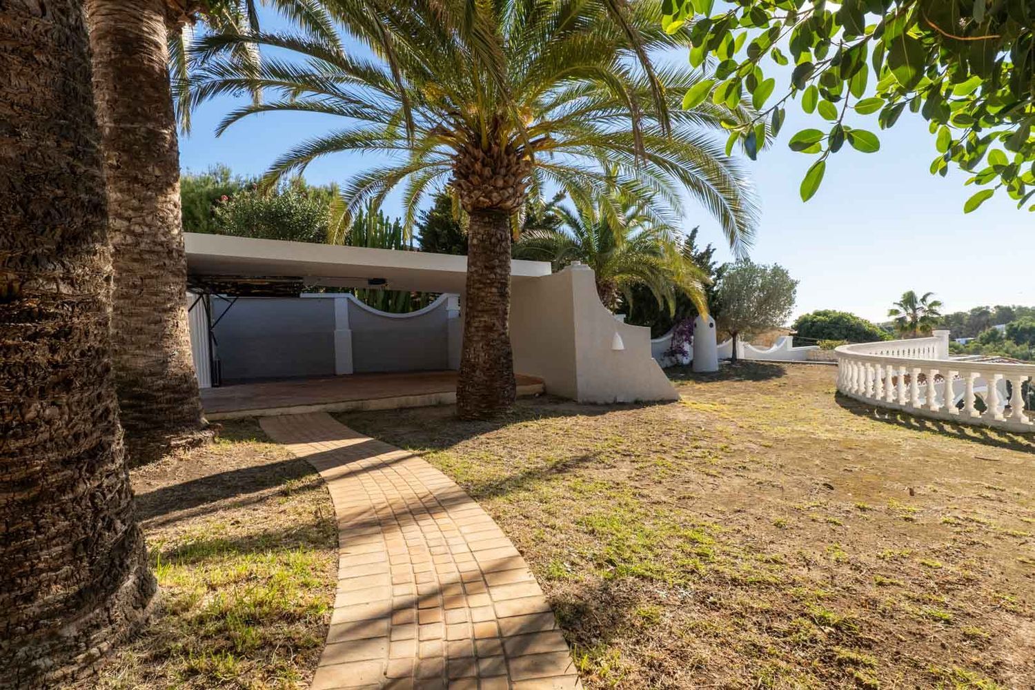 Villa de lujo en venta en Benissa con piscina privada y vistas panorámicas al mar