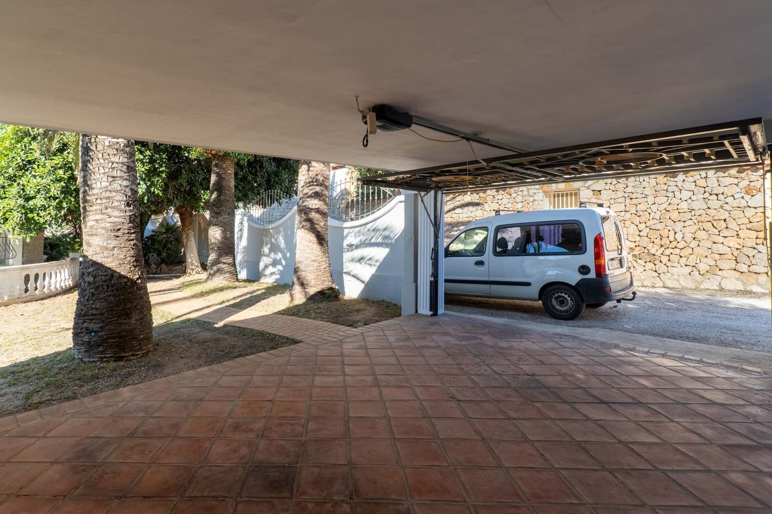Villa de lujo en venta en Benissa con piscina privada y vistas panorámicas al mar