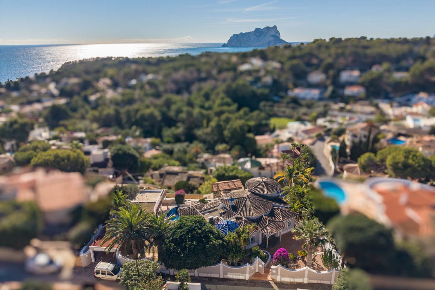 Villa de lujo en venta en Benissa con piscina privada y vistas panorámicas al mar