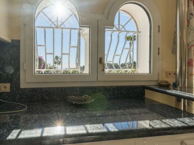 Villa de lujo en venta en Benissa con piscina privada y vistas panorámicas al mar