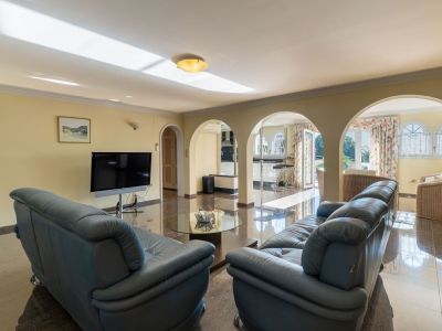 Villa de lujo en venta en Benissa con piscina privada y vistas panorámicas al mar