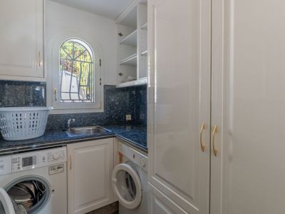 Villa de lujo en venta en Benissa con piscina privada y vistas panorámicas al mar