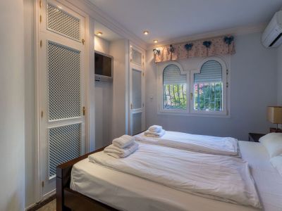 Villa de lujo en venta en Benissa con piscina privada y vistas panorámicas al mar