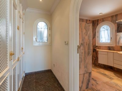 Villa de lujo en venta en Benissa con piscina privada y vistas panorámicas al mar