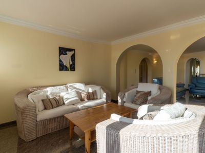 Villa de lujo en venta en Benissa con piscina privada y vistas panorámicas al mar