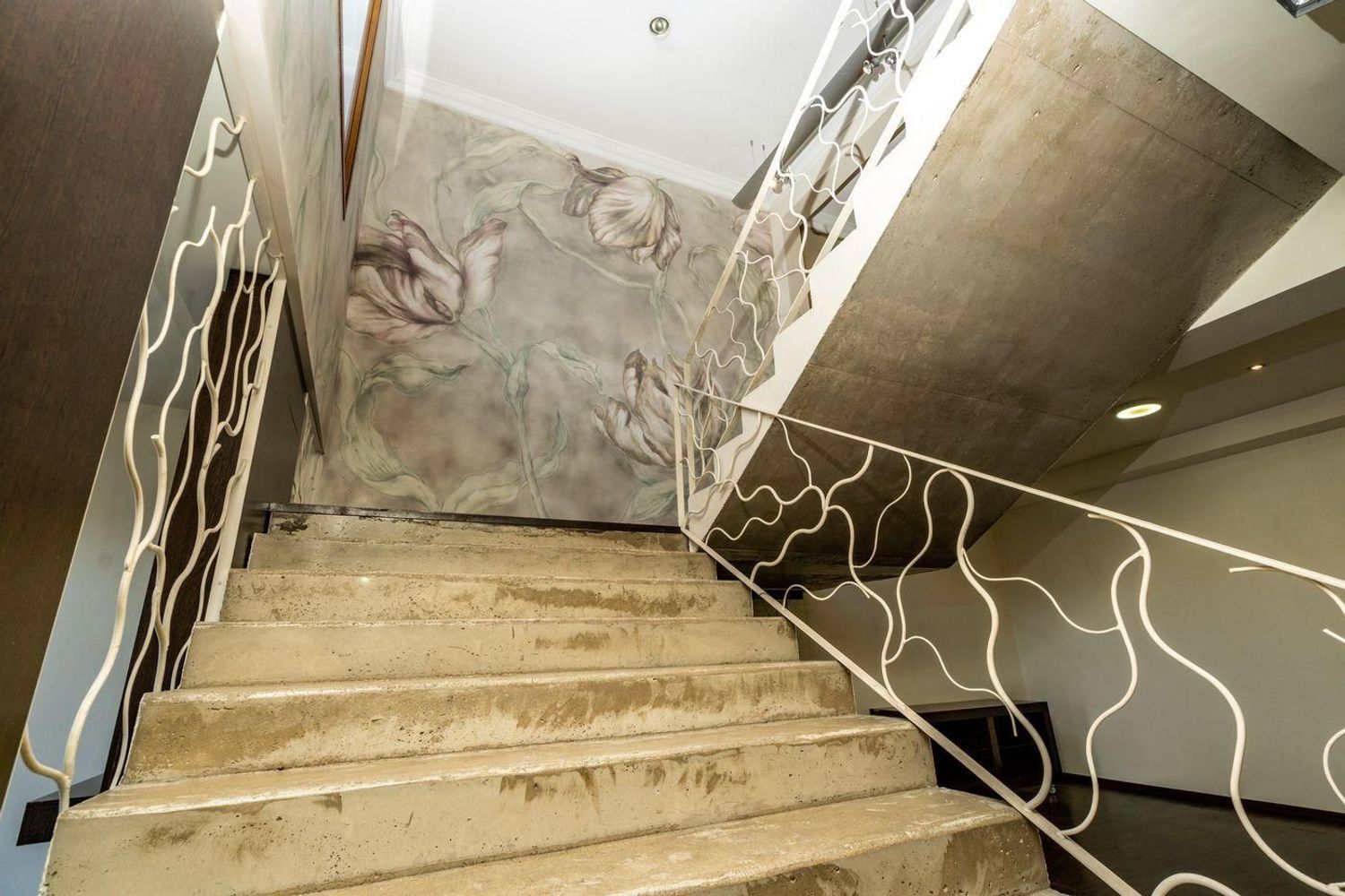 Oportunidad única: vivienda y local comercial en venta en Benissa con amplio parking