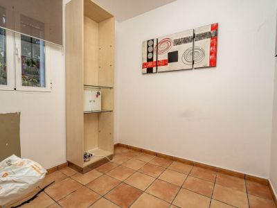 Oportunidad única: vivienda y local comercial en venta en Benissa con amplio parking
