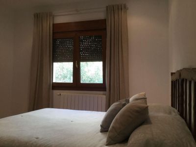 Oportunidad única: vivienda y local comercial en venta en Benissa con amplio parking