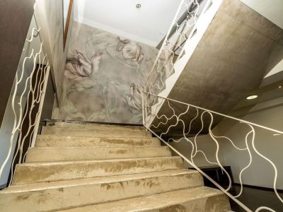 Oportunidad única: vivienda y local comercial en venta en Benissa con amplio parking