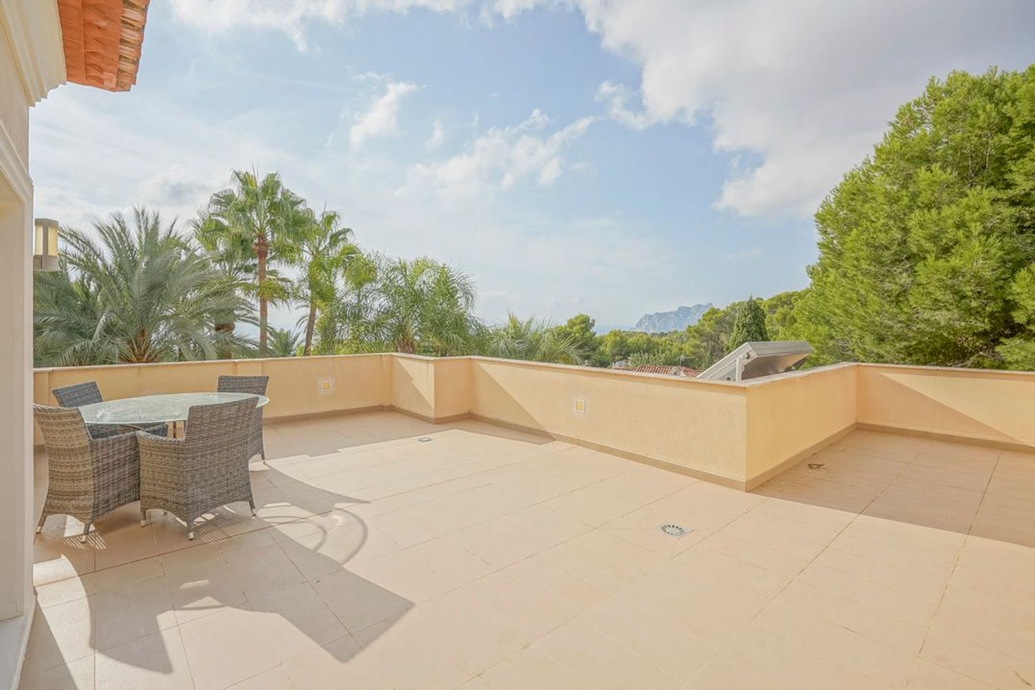 Villa tradicional en Benissa en venta con vistas al mar y al Peñón de Ifach