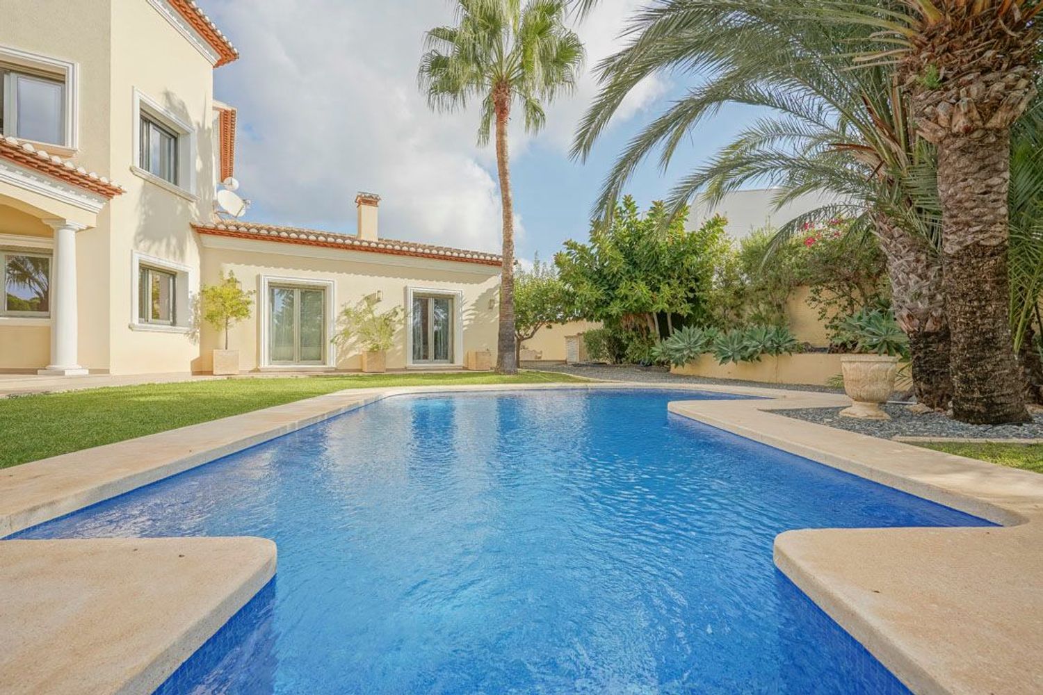 Villa tradicional en Benissa en venta con vistas al mar y al Peñón de Ifach