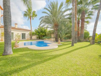 Villa tradicional en Benissa en venta con vistas al mar y al Peñón de Ifach
