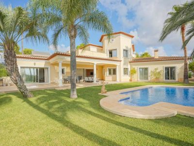Villa tradicional en Benissa en venta con vistas al mar y al Peñón de Ifach