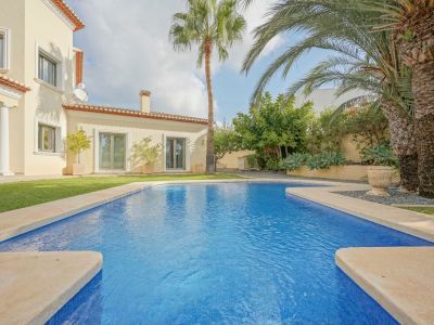 Villa tradicional en Benissa en venta con vistas al mar y al Peñón de Ifach