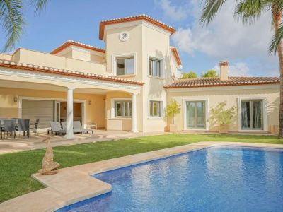 Villa tradicional en Benissa en venta con vistas al mar y al Peñón de Ifach