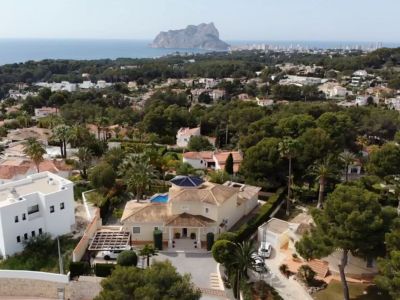 Villa tradicional en Benissa en venta con vistas al mar y al Peñón de Ifach