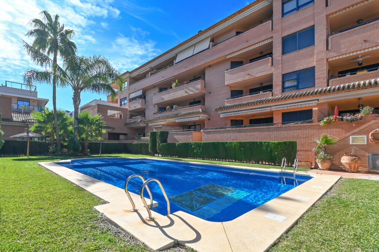 Apartamento en venta en Jávea, Jardines del Pueblo, con privacidad y confort