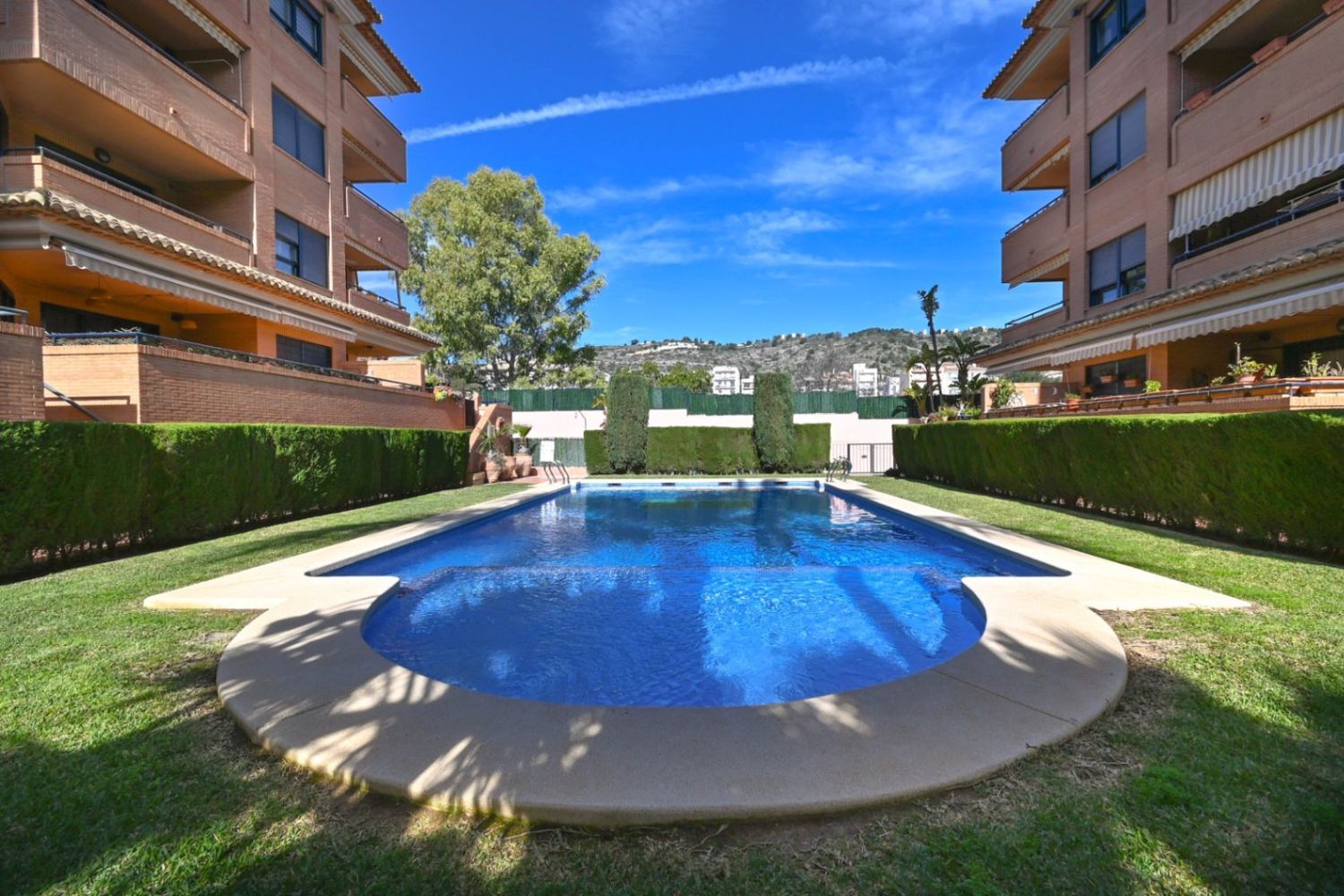 Apartamento en venta en Jávea, Jardines del Pueblo, con privacidad y confort