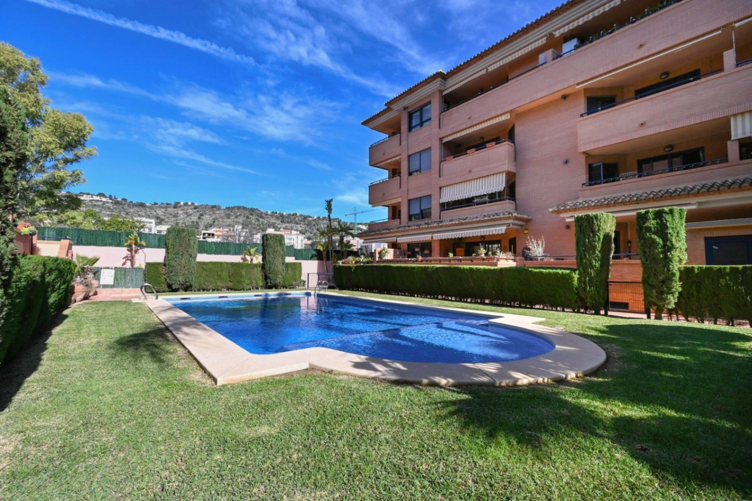 Apartamento en venta en Jávea, Jardines del Pueblo, con privacidad y confort