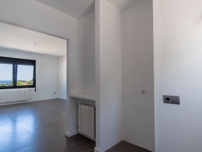 Villa de estilo mediterráneo en venta en Moraira con vistas panorámicas al mar.