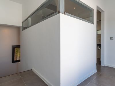 Villa de estilo mediterráneo en venta en Moraira con vistas panorámicas al mar.