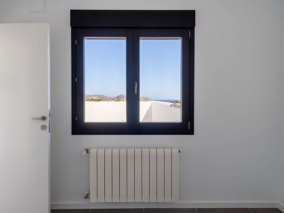 Villa de estilo mediterráneo en venta en Moraira con vistas panorámicas al mar.