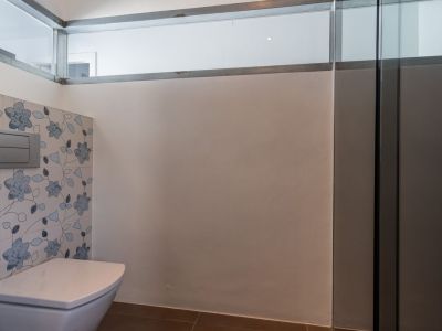 Villa de estilo mediterráneo en venta en Moraira con vistas panorámicas al mar.