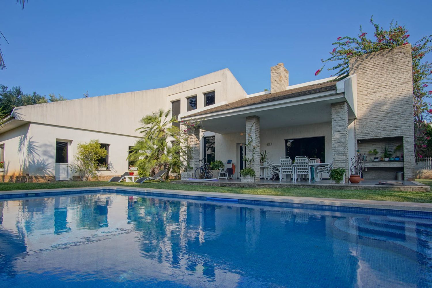 Villa de lujo en Dénia en venta con piscina privada y vistas al Montgó