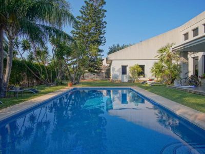 Villa de lujo en Dénia en venta con piscina privada y vistas al Montgó