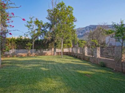 Villa de lujo en Dénia en venta con piscina privada y vistas al Montgó