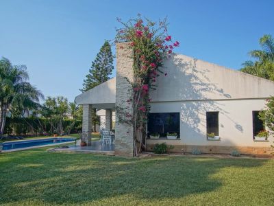 Villa de lujo en Dénia en venta con piscina privada y vistas al Montgó