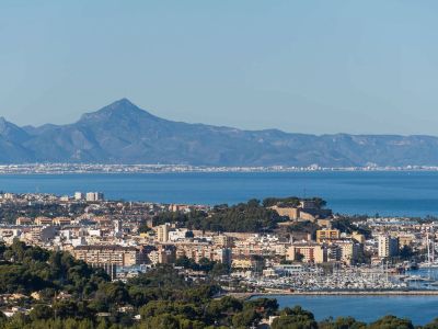 Villa de lujo en Dénia en venta con piscina privada y vistas al Montgó
