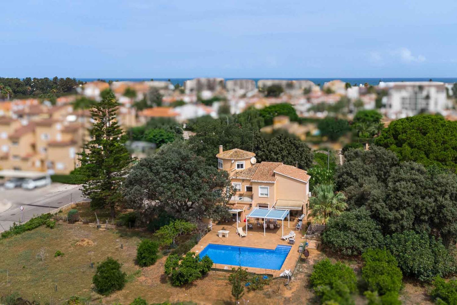 Chalet de 5 dormitorios en venta en Las Marinas, Dénia, a 550m de la playa